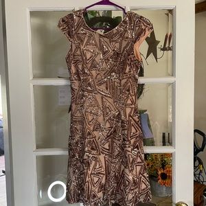 VERY SPARKLY TRIANGLE DESIGN NEVER WORN